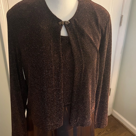 Bronze Elegant Dress Set - Picture 3 of 4